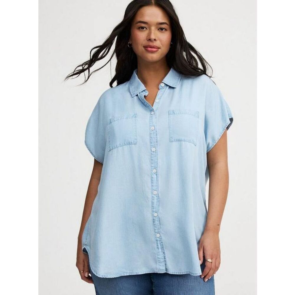 TORRID Women’s Light Wash Chambray Short Sleeve Button Up Dolman Shirt Size 0